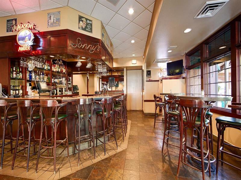Western Sunridge Inn&conference Center 4*