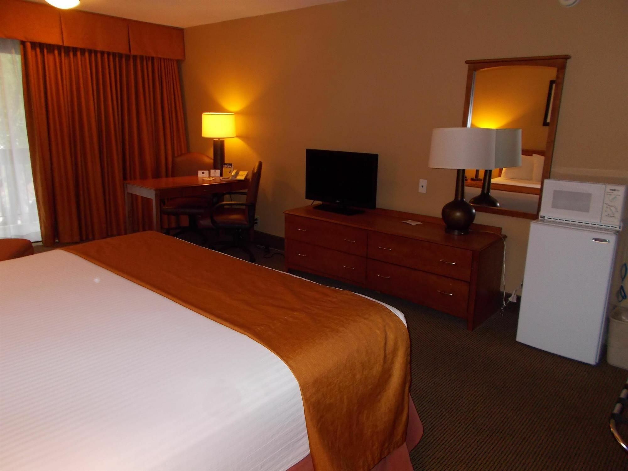 Western Sunridge & Conference Center Hotel 4*